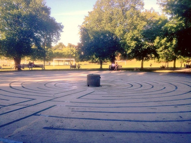 The Toronto wading pool design - Unsung - Concave concrete - One-third ellipse - Circle the drain - Christie Pits - twitter-com-shawnmicallef-status-630513061837705216